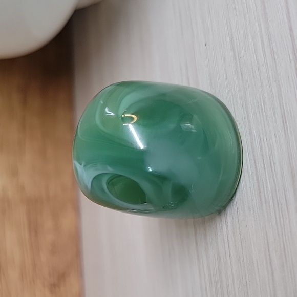 JADE GREEN SWIRL CONTOURED STATEMENT RING - Picture 7 of 10